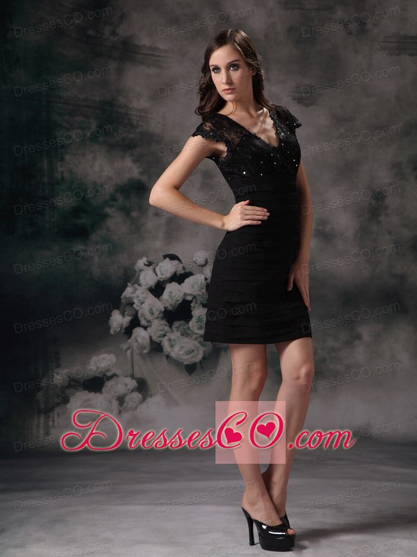 New Black Column / Sheath V-neck Little Black Dress Sain Beading And Lace Mini-length