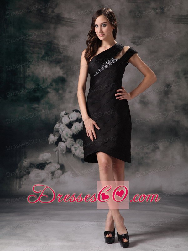 Brand New Black Column / Sheath Asymmetrical Little Black Dress Satin Beading Knee-length
