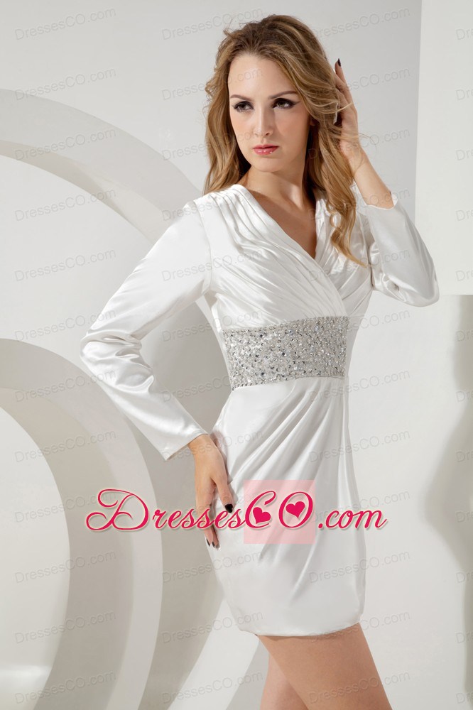 White Column V-neck Beading Prom / Homecoming Dress Mini-length Taffeta