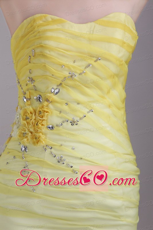 Yellow Column/sheath Mini-length Taffeta And Organza Beading Prom / Homecoming Dress