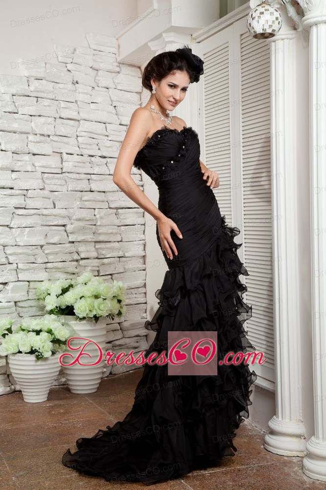 Beautiful Black A-line Prom Dress Organza Beading Brush Trian
