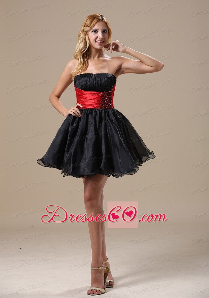 A-line Mini-length Beaded Decorate Waist Black And Red Prom / Cocktail Dress
