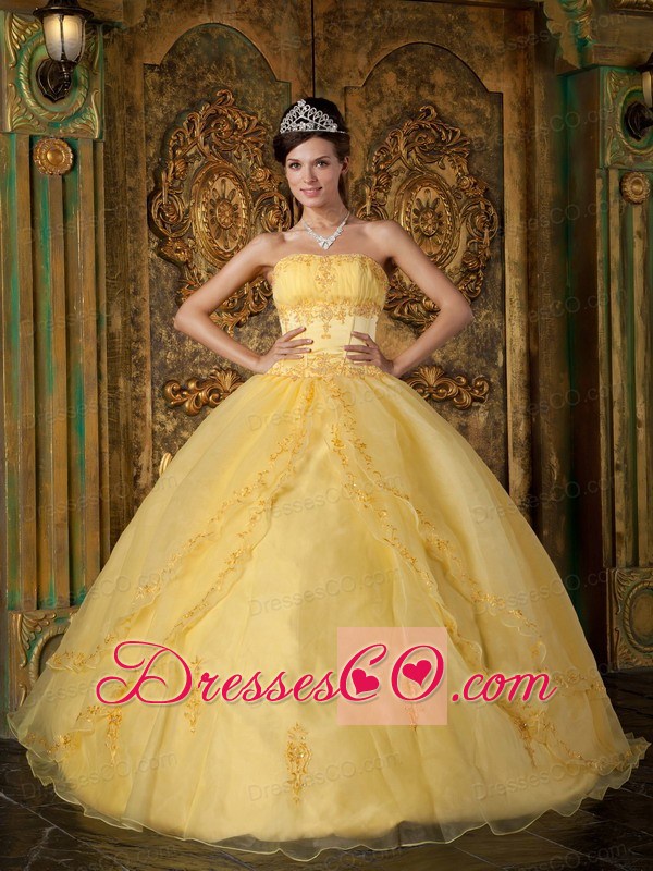 Yellow Ball Gown Strapless Long Appliques Organza Quinceanera Dress