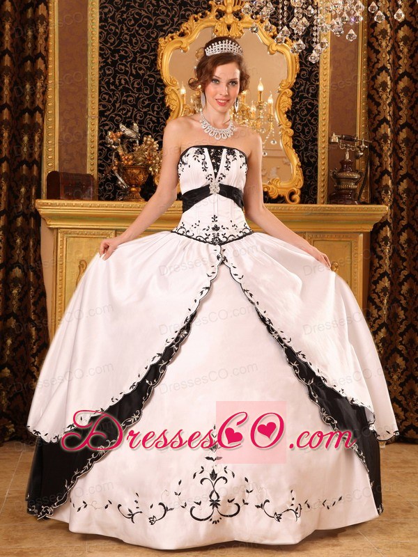 Classical Ball Gown Strapless Long Embroidery Satin White Quinceanera Dress