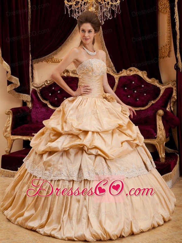 Beautiful Ball Gown Strapless Long Taffeta Appliques Champagne Quinceanera Dress