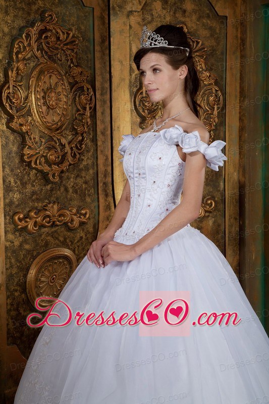 White Ball Gown Off The Shoulder Long Organza Appliques Quinceanera Dress