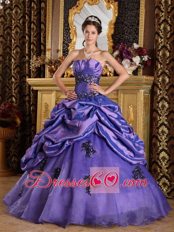 Purple A-line / Princess Strapless Long Organza Appliques Quinceanera Dress