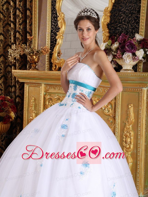 White Ball Gown Strapless Long Satin And Tulle Appliques Quinceanera Dress