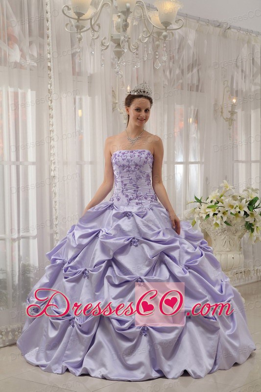 Lilac Ball Gown Strapless Long Taffeta Appliques Quinceanera Dress
