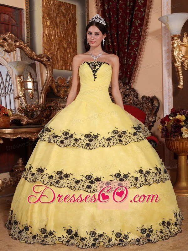 Yellow Ball Gown Strapless Long Organza Lace Appliques Quinceanera Dress
