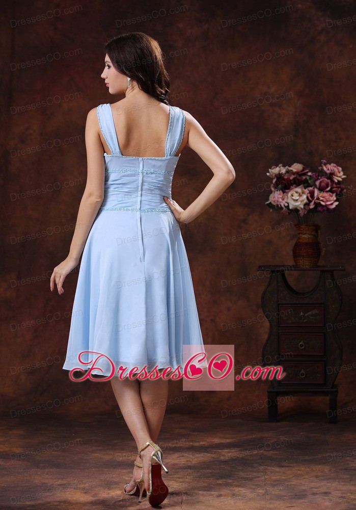 Chiffon V-neck Light Blue Ruched Decorate Prom Dress With Knee-length