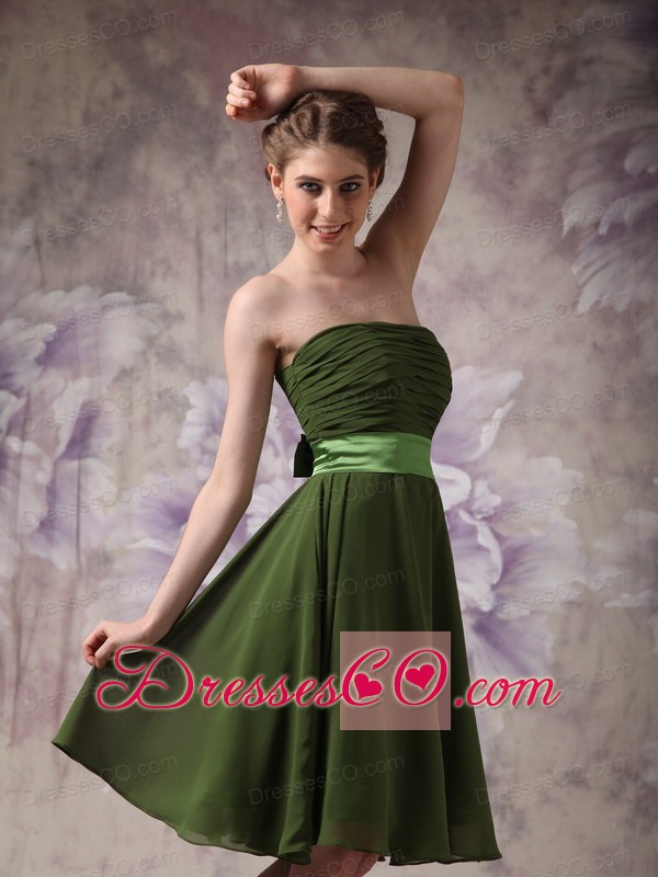 Olive Green Chiffon Strapless Short Cheap Bridesmaid Dres with Sashes