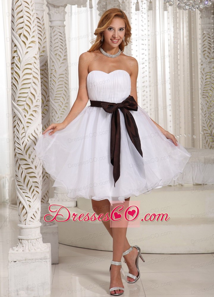 Simple Sash With Ruched Bodice Organza Knee-length Prom Dress For Summer
