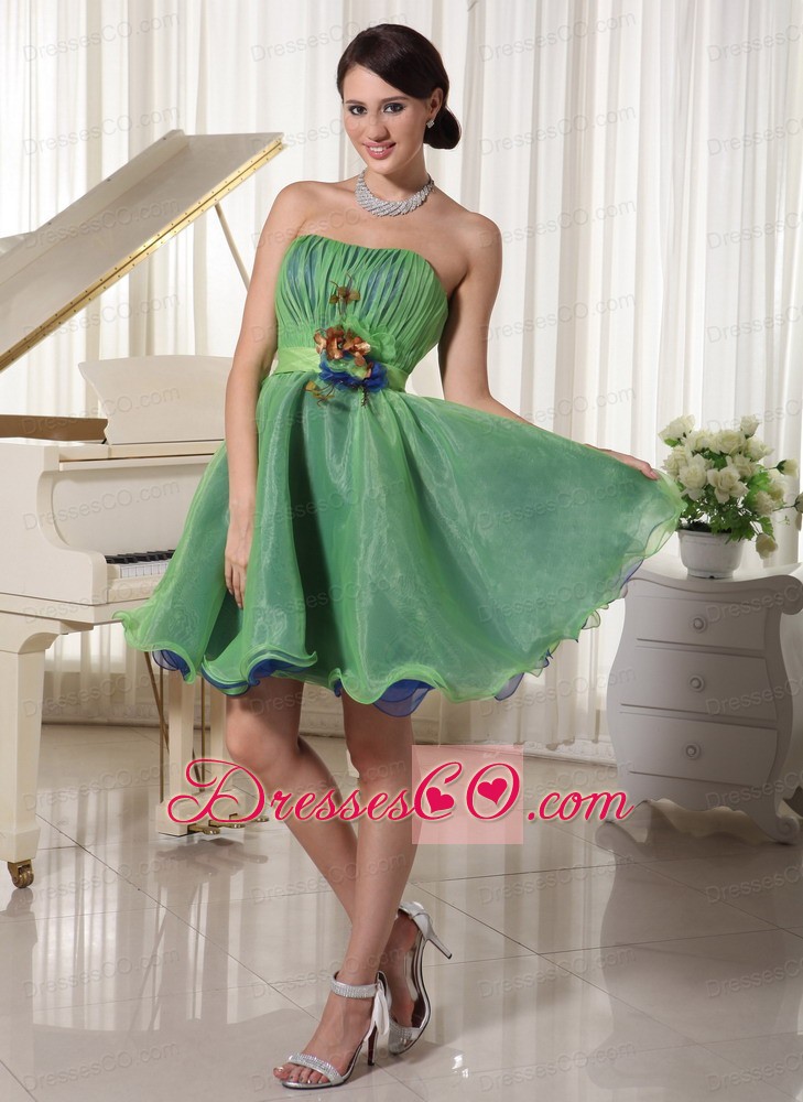 Green Cute A-line Strapless Cocktail / Homecoming Dress Oraganza Ruched And Hand Made Flower Belt Mini-length