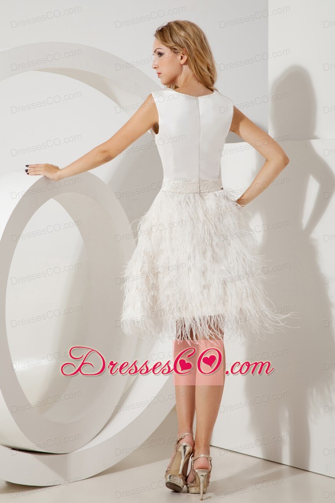 White A-line / Princess Scoop Feather Beading Prom / Homecoming Dress Mini-length