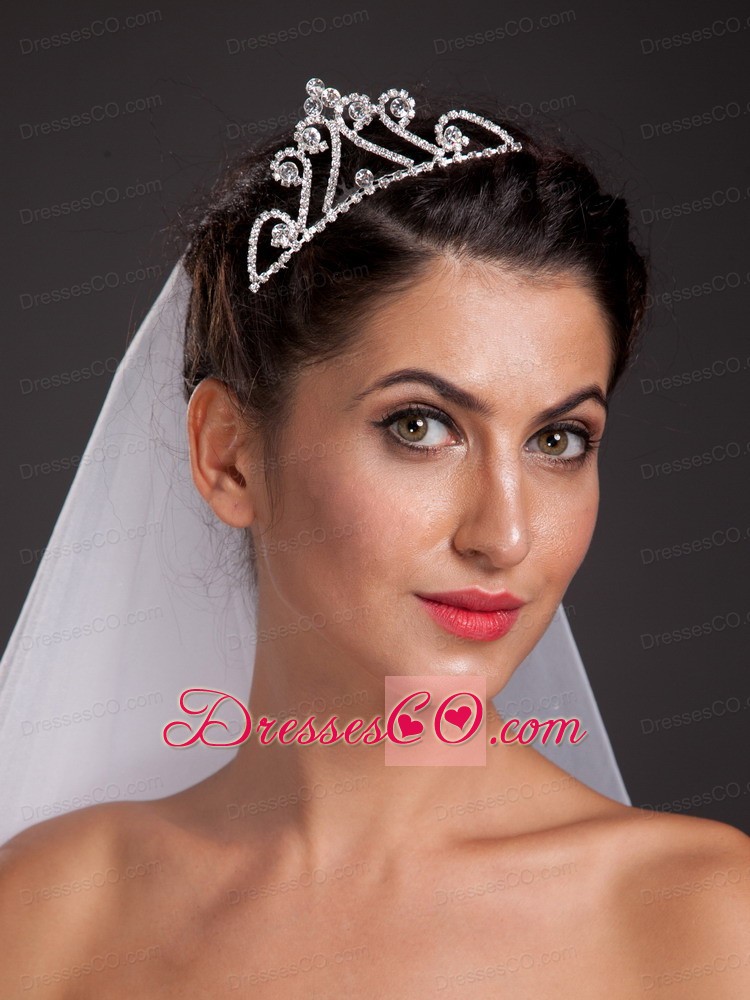 Popular Triangle Alloy Tiara With Beading Decorate