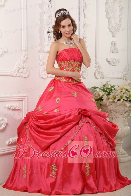 Red A-line Strapless Long Taffeta Beading And Appliques Quinceanera Dress