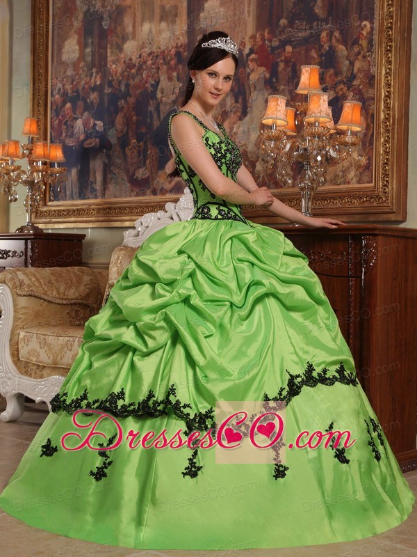 Spring Green Ball Gown Straps Long Appliques Taffeta Quinceanera Dress