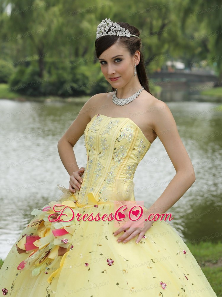 Appliques Embroidery And Hand Made Flowers Light Yellow Quinceanera Dress For Strapless Long