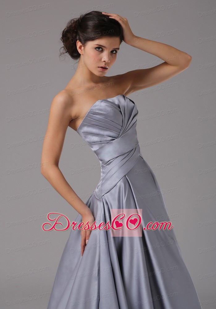 Strapless Elastic Woven Satin A-Line / Princess Brush/Sweep Prom Dress Ruched