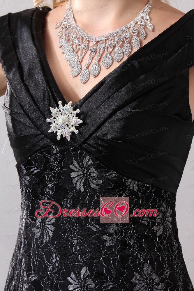 Black A-line V-neck Court Train Lace Beading Prom Dress
